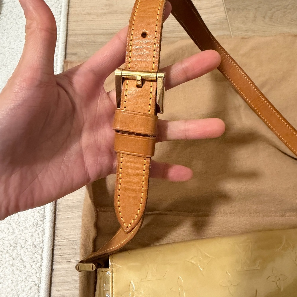 Louis Vuitton Tan Monogram Shoulder Bag - Picture 3 of 7